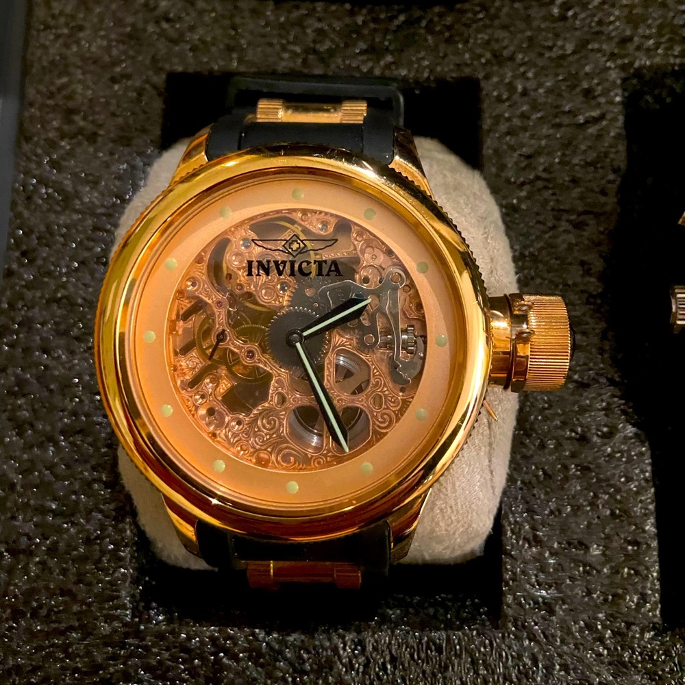 Invicta watch, like new!!